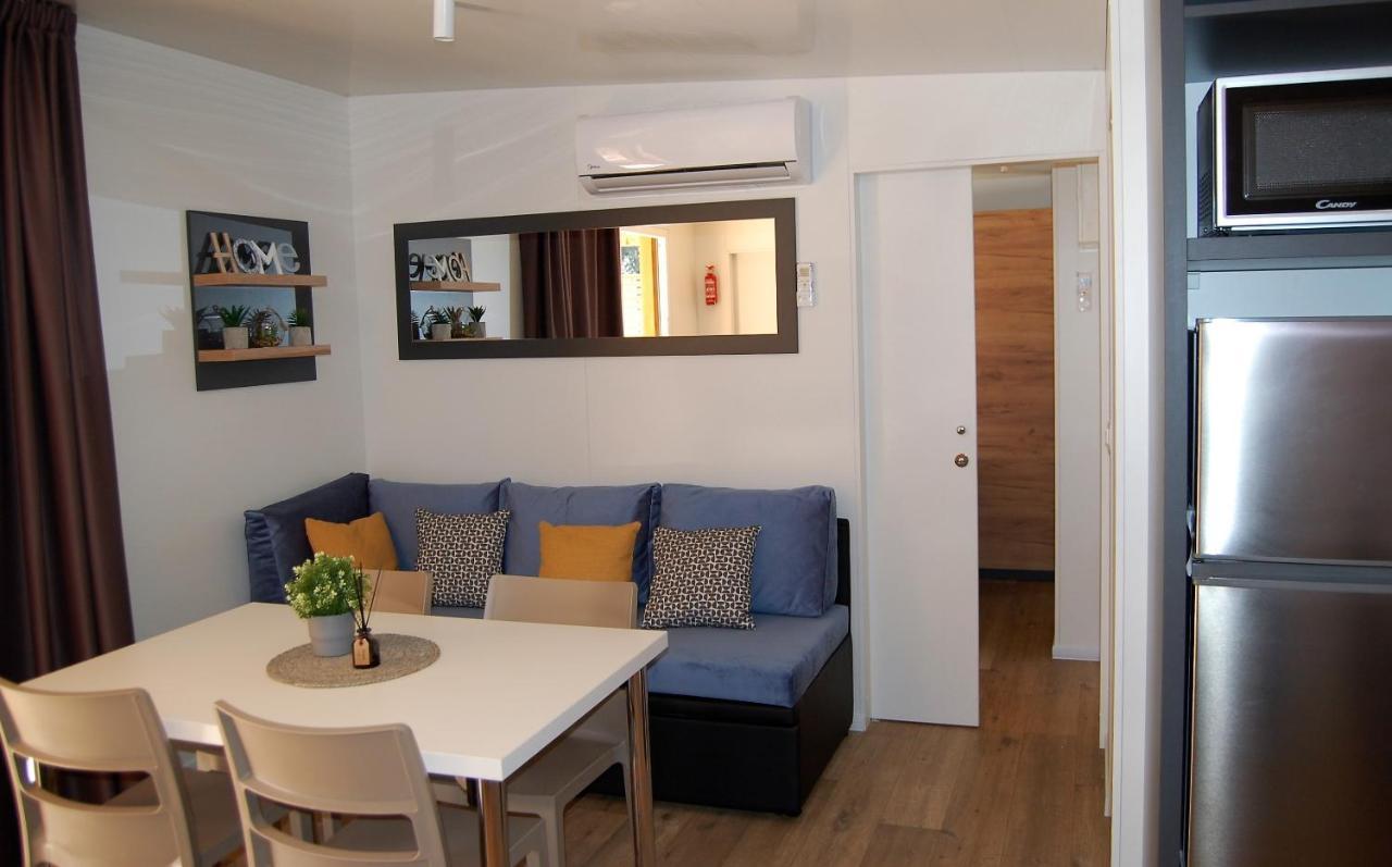 Mobile Home Sole Biograd Na Moru Eksteriør bilde