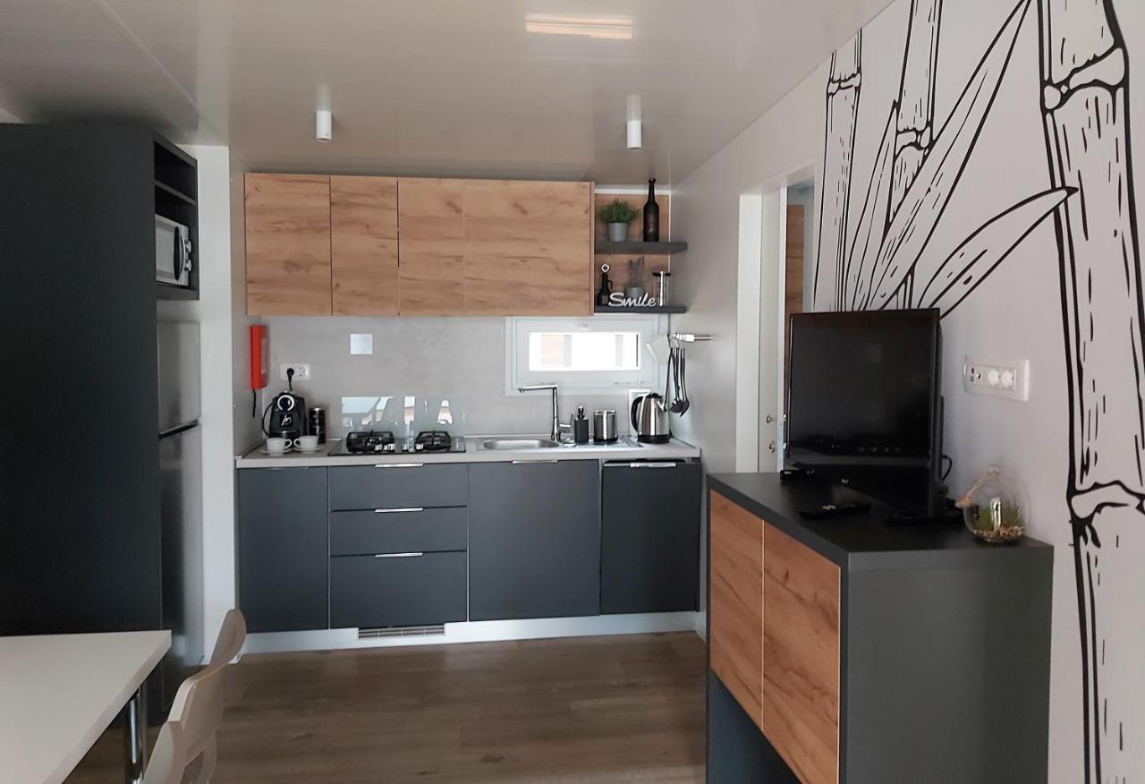 Mobile Home Sole Biograd Na Moru Eksteriør bilde