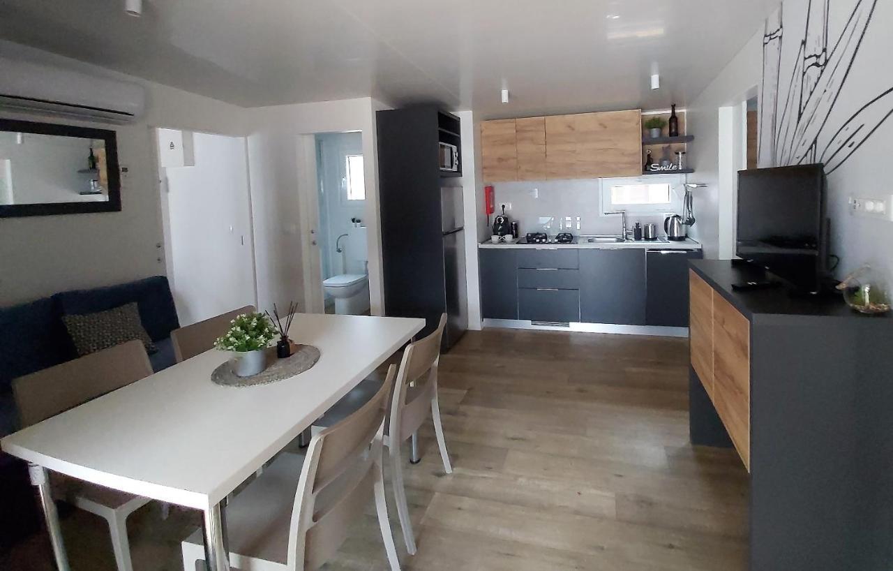 Mobile Home Sole Biograd Na Moru Eksteriør bilde