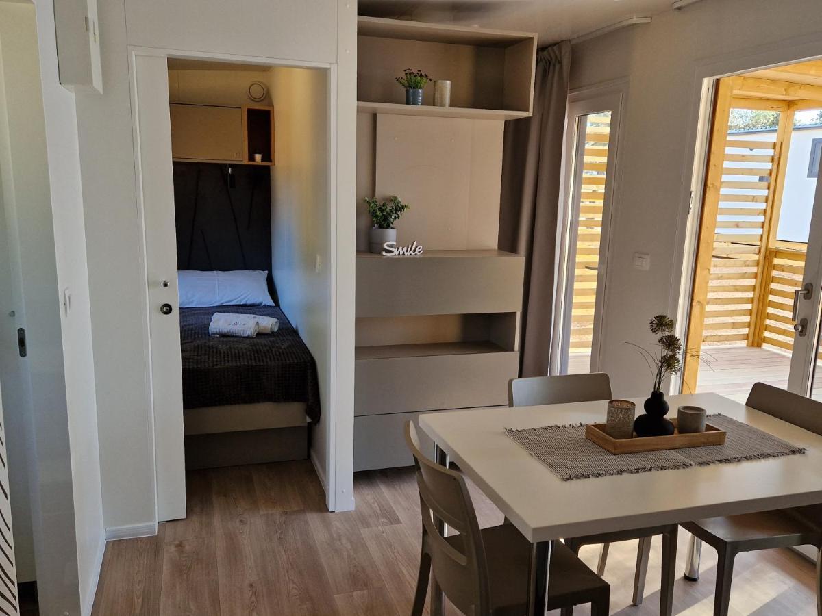 Mobile Home Sole Biograd Na Moru Eksteriør bilde