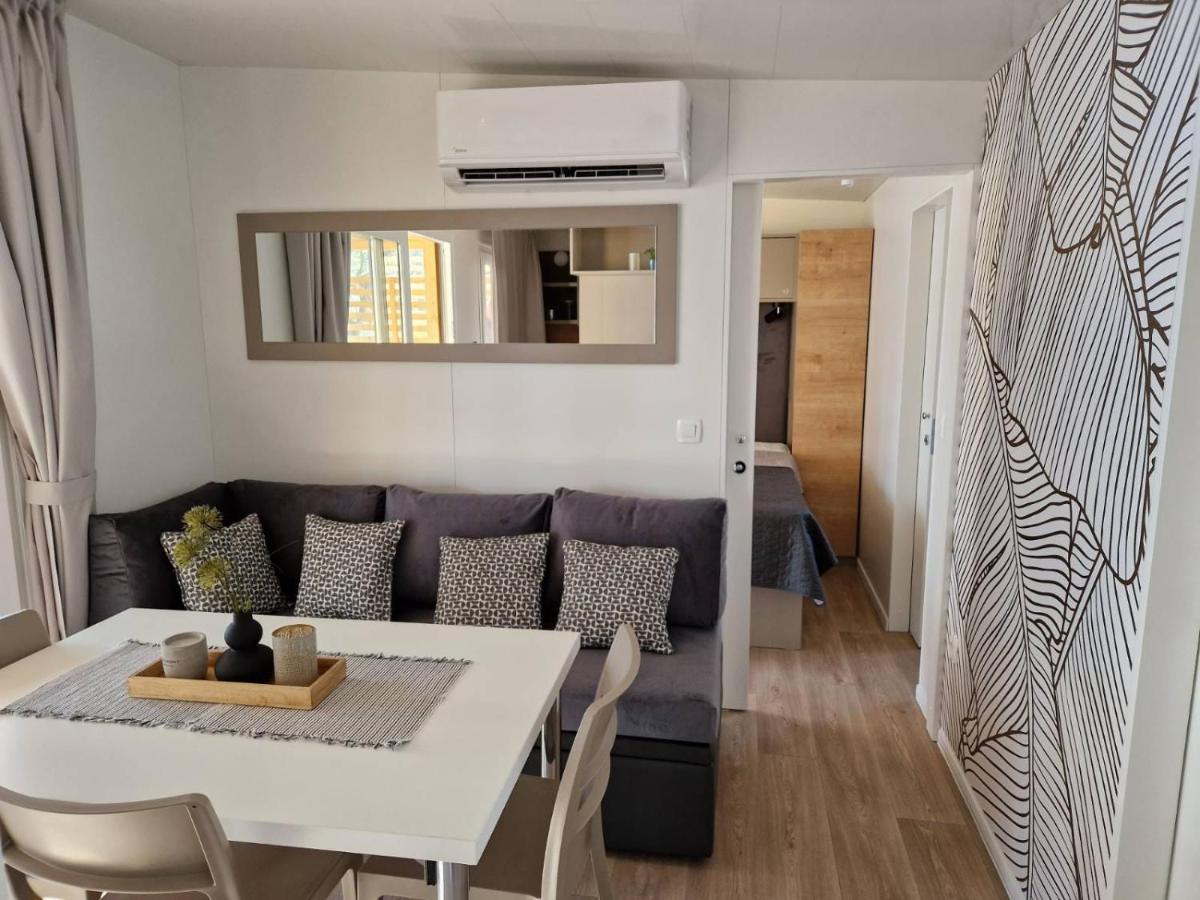 Mobile Home Sole Biograd Na Moru Eksteriør bilde